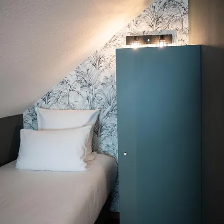 Kyriad Hotel 3*