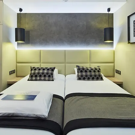 Kyriad Beaune מלון 3*